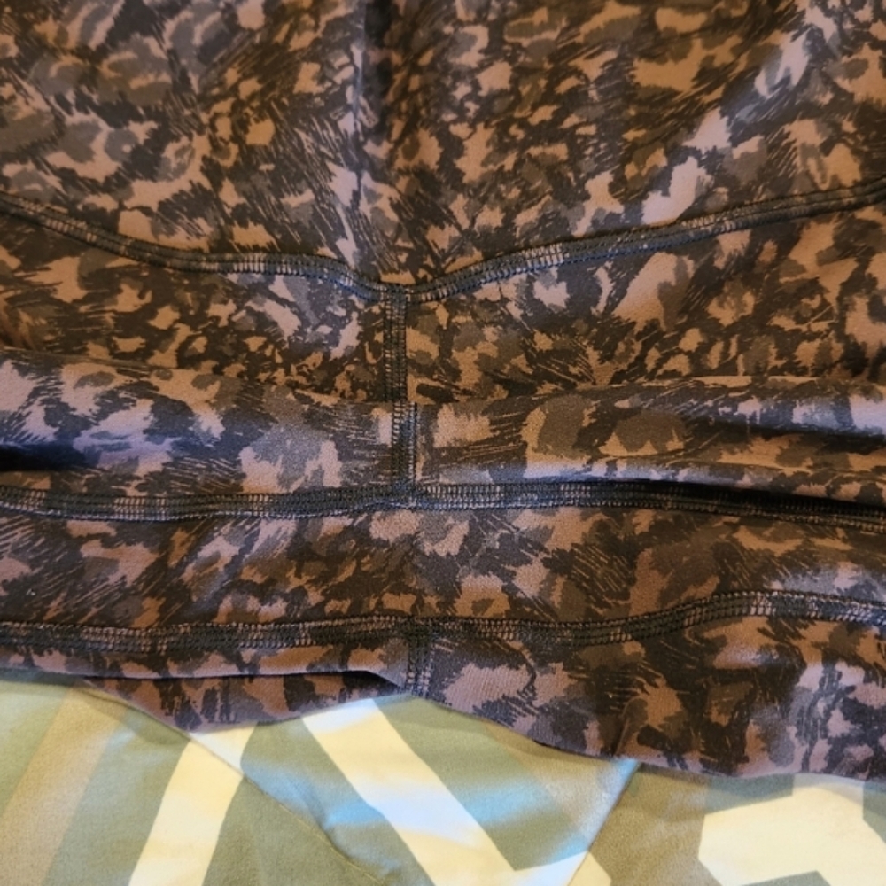 🍋 LULULEMON 🍋 Align 25" black brown Cheetah leopard camo Size 4 - Picture 11 of 13